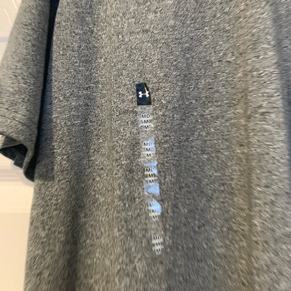 NWT Men’s Under Armour Dry Fit Shirt - Picture 2 of 4